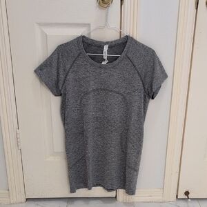 Lululemon Athletica Heathered Gray Short Sleeve Tee